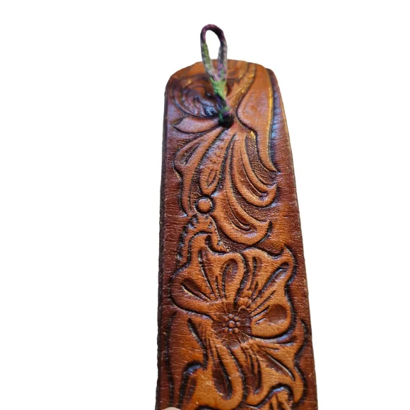 Handmade Vintage Tooled Leather Cuff Bracelet - Picture 5 of 7